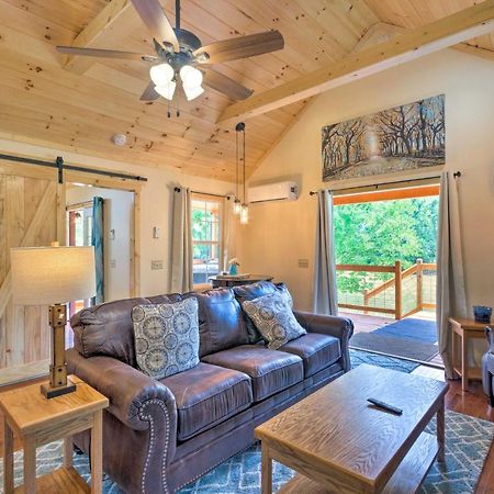 Cozy Riverfront Cabin With Private Deck And Hot Tub! Bryson City Extérieur photo